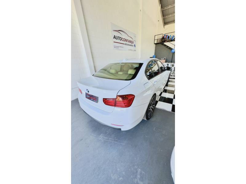 BMW - 320I - 2014/2015 - Branca - R$ 102.900,00