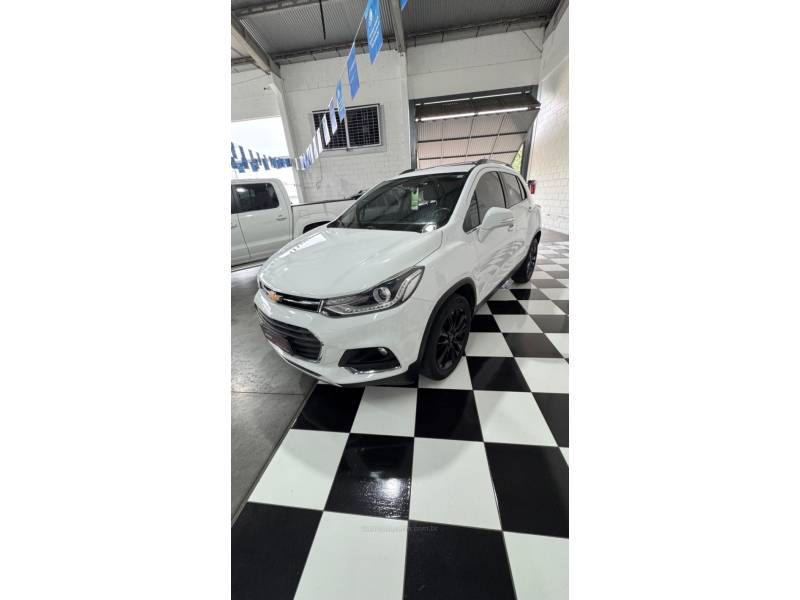CHEVROLET - TRACKER - 2018/2018 - Branca - R$ 95.900,00