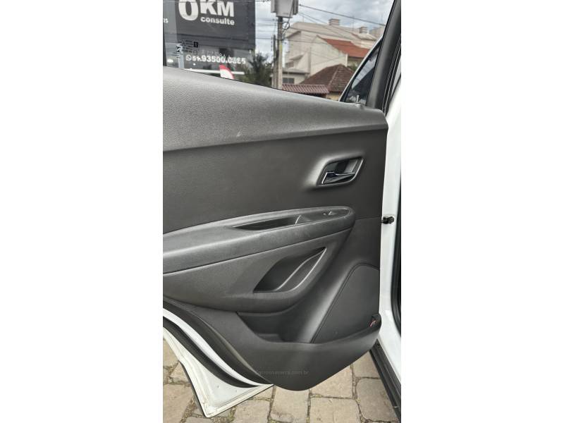 CHEVROLET - TRACKER - 2018/2018 - Branca - R$ 95.900,00