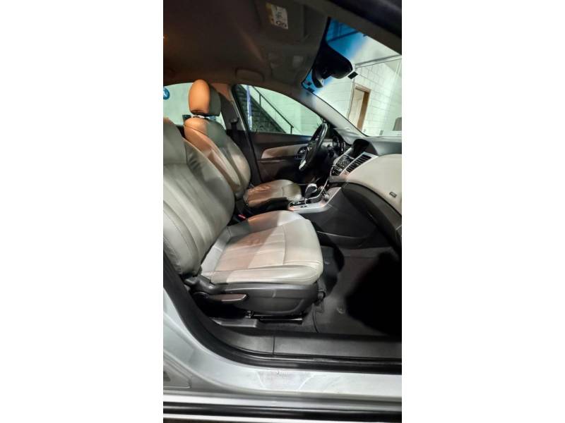 CHEVROLET - CRUZE - 2014/2014 - Prata - R$ 69.960,00