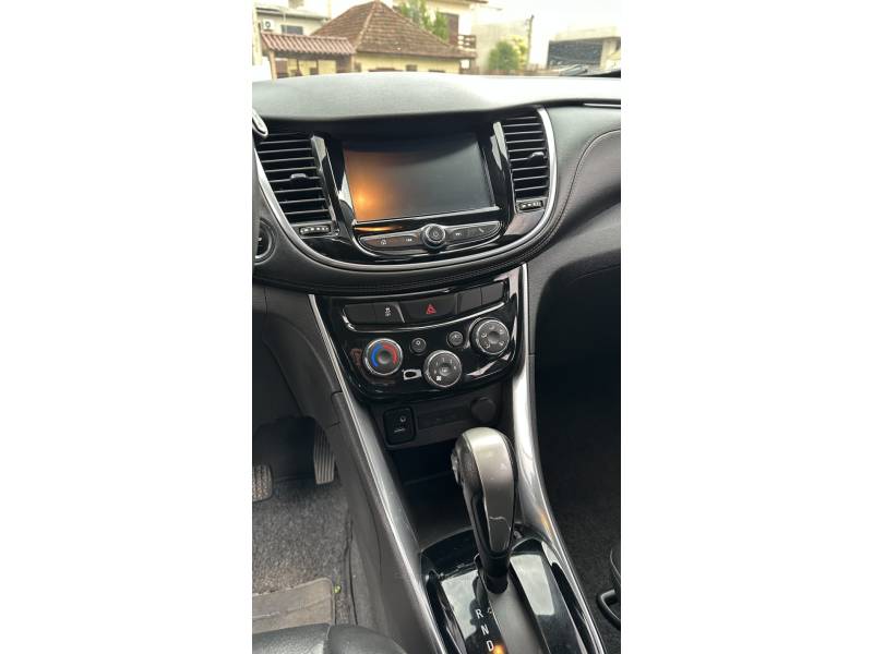 CHEVROLET - TRACKER - 2018/2018 - Branca - R$ 95.900,00