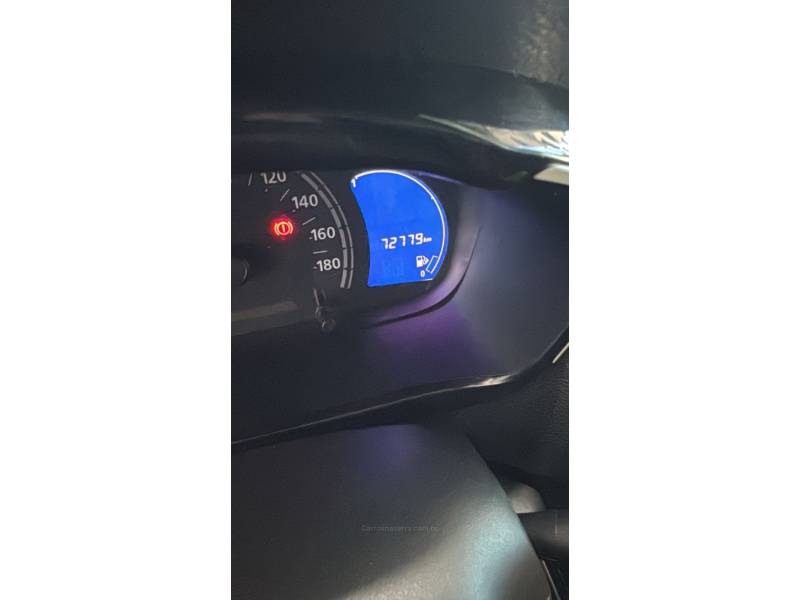 RENAULT - KWID - 2018/2018 - Laranja - R$ 42.900,00