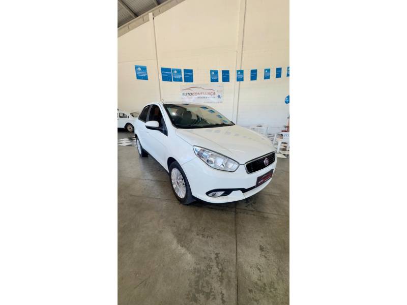 FIAT - SIENA - 2017/2017 - Branca - R$ 48.900,00