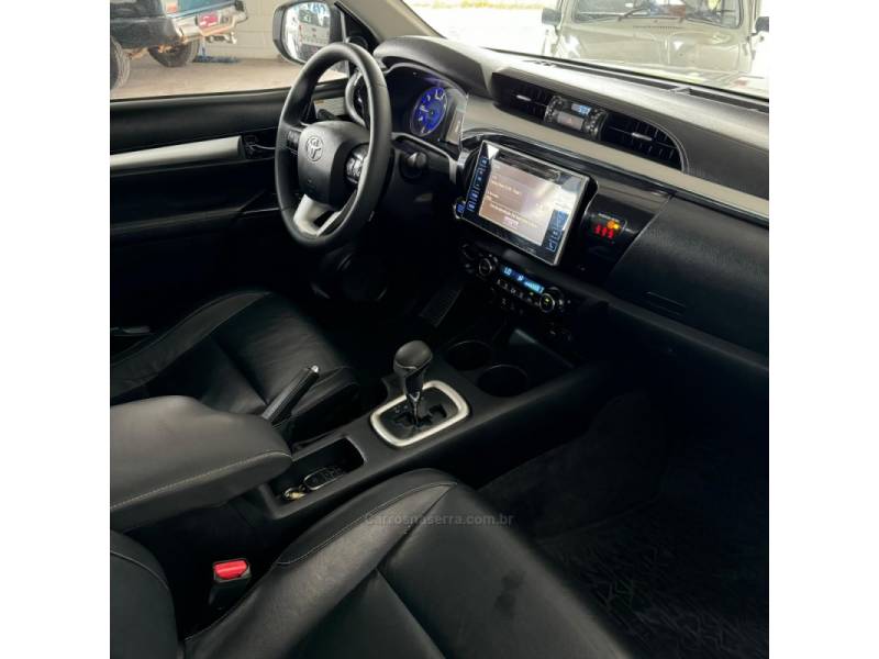 TOYOTA - HILUX - 2018/2018 - Branca - R$ 199.900,00