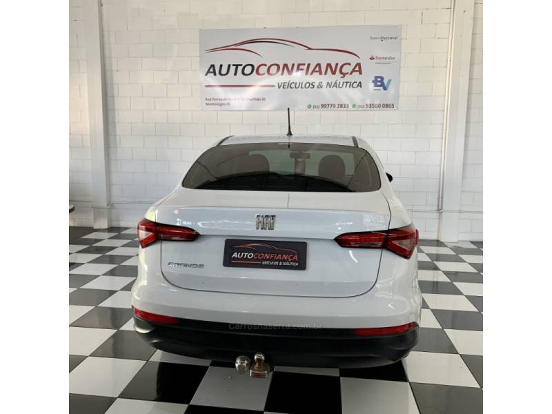 FIAT - CRONOS - 2022/2022 - Branca - R$ 69.900,00