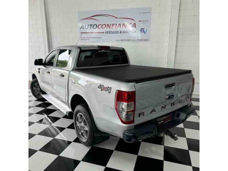 FORD - RANGER - 2017/2018 - Prata - R$ 129.900,00