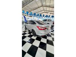FORD - FOCUS - 2014/2015 - Prata - R$ 59.900,00