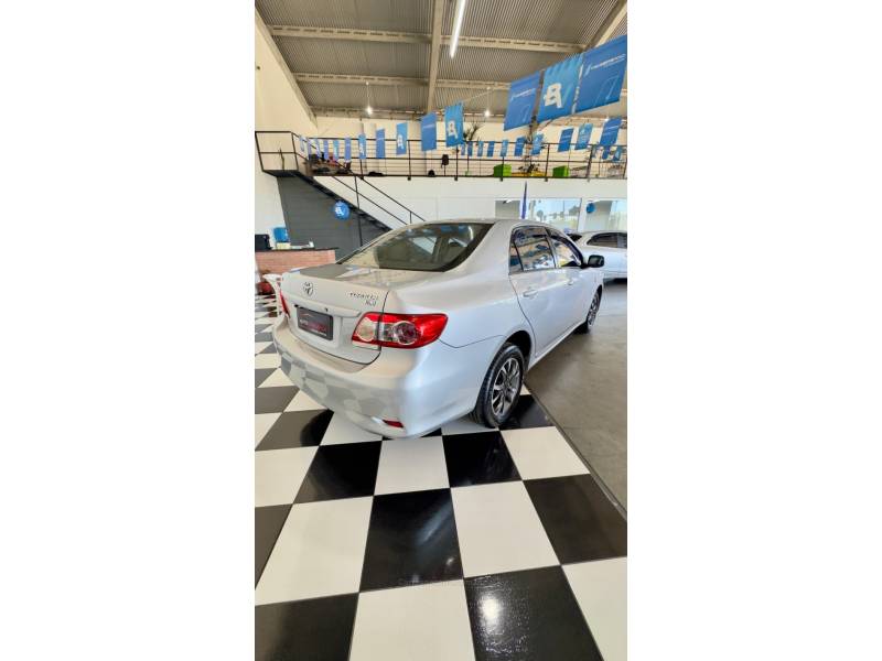TOYOTA - COROLLA - 2012/2012 - Prata - R$ 64.900,00