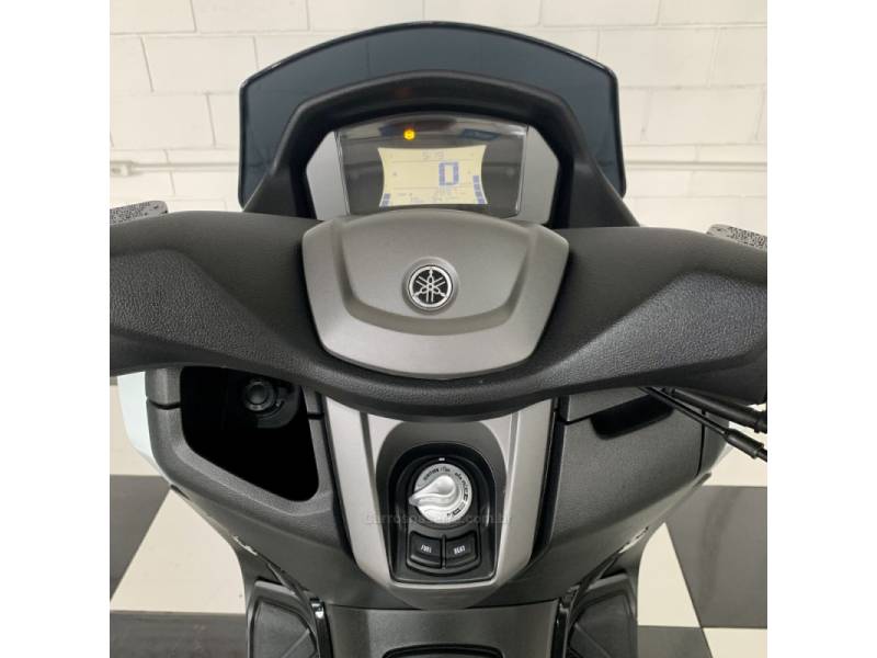 YAMAHA - NMAX 160 ABS - 2022/2022 - Branca - R$ 19.900,00