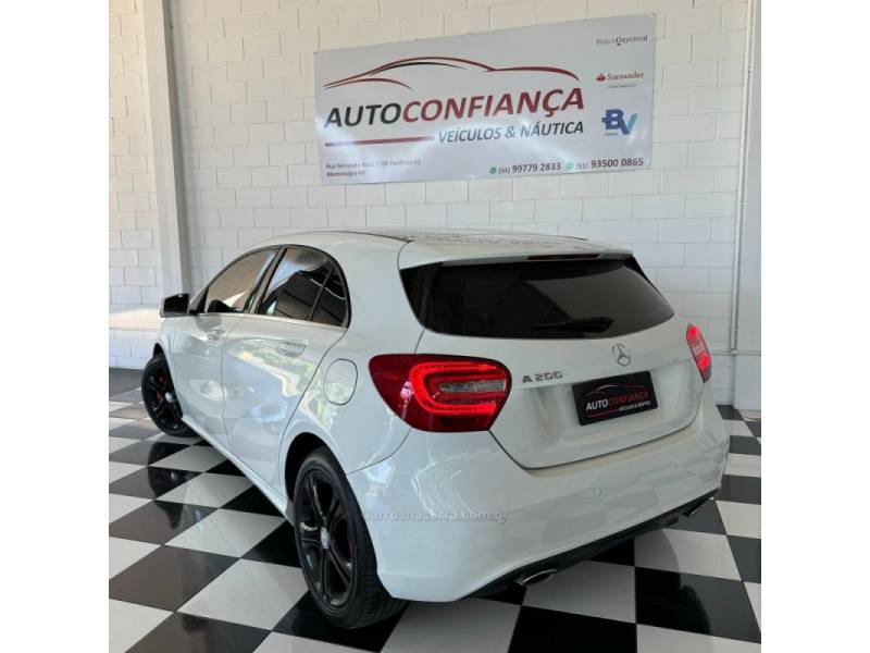 MERCEDES-BENZ - A 200 - 2013/2014 - Branca - R$ 89.900,00