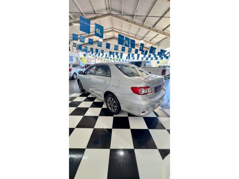 TOYOTA - COROLLA - 2012/2012 - Prata - R$ 64.900,00
