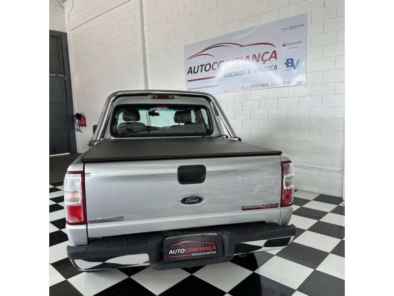 FORD - RANGER - 2012/2012 - Prata - R$ 79.900,00