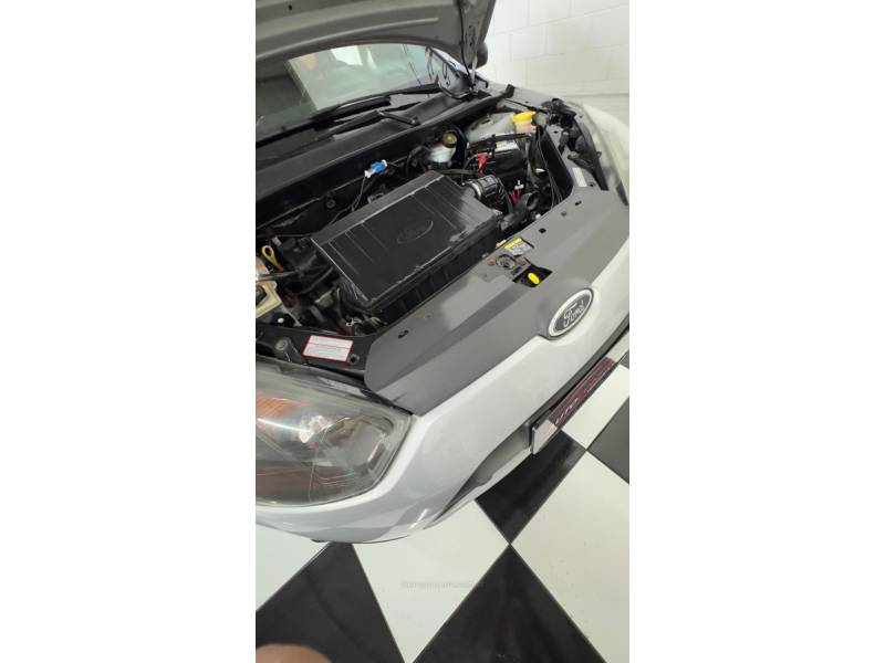 FORD - FIESTA - 2012/2012 - Prata - R$ 34.900,00