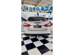 FORD - FOCUS - 2014/2015 - Prata - R$ 59.900,00