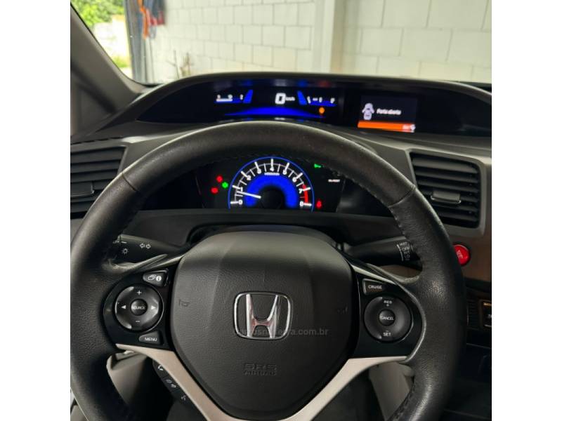 HONDA - CIVIC - 2014/2014 - Prata - R$ 77.900,00