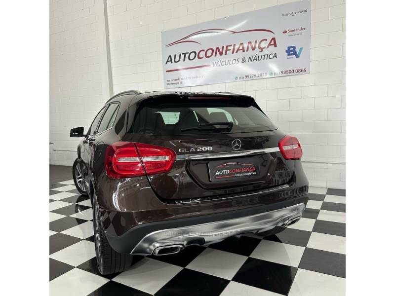 MERCEDES-BENZ - GLA 200 - 2017/2017 - Marrom - R$ 124.900,00