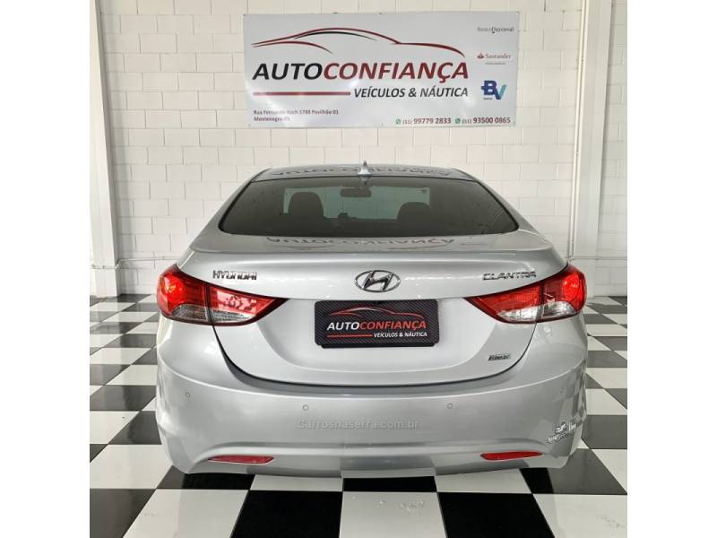 HYUNDAI - ELANTRA - 2013/2014 - Prata - R$ 69.900,00