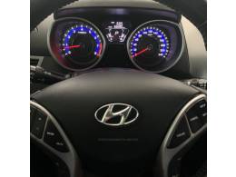 HYUNDAI - ELANTRA - 2013/2014 - Prata - R$ 69.900,00