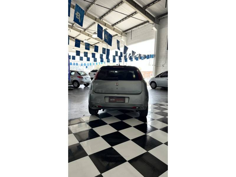 FIAT - PUNTO - 2011/2012 - Cinza - R$ 39.900,00