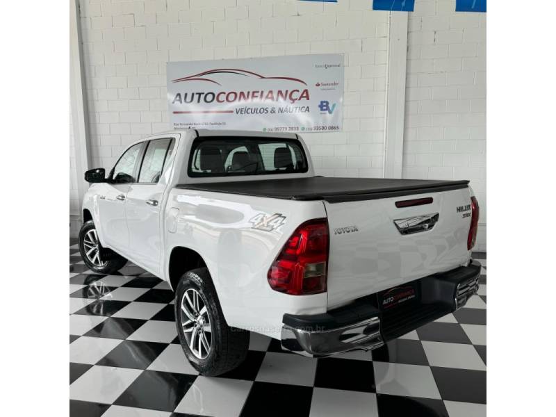 TOYOTA - HILUX - 2018/2018 - Branca - R$ 199.900,00