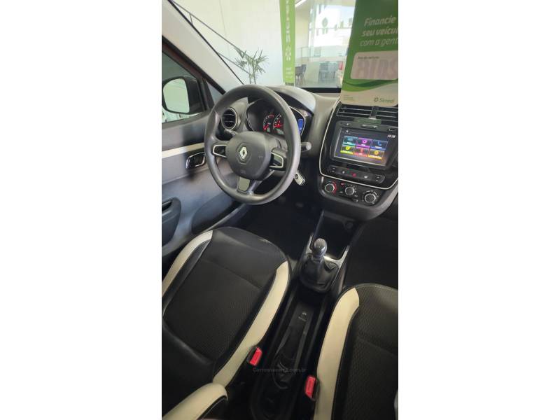 RENAULT - KWID - 2018/2018 - Laranja - R$ 42.900,00