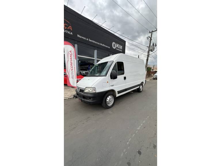 FIAT - DUCATO - 2011/2012 - Branca - R$ 72.900,00