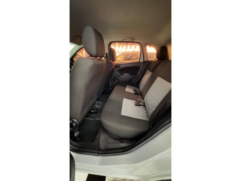 FORD - FIESTA - 2012/2012 - Prata - R$ 34.900,00