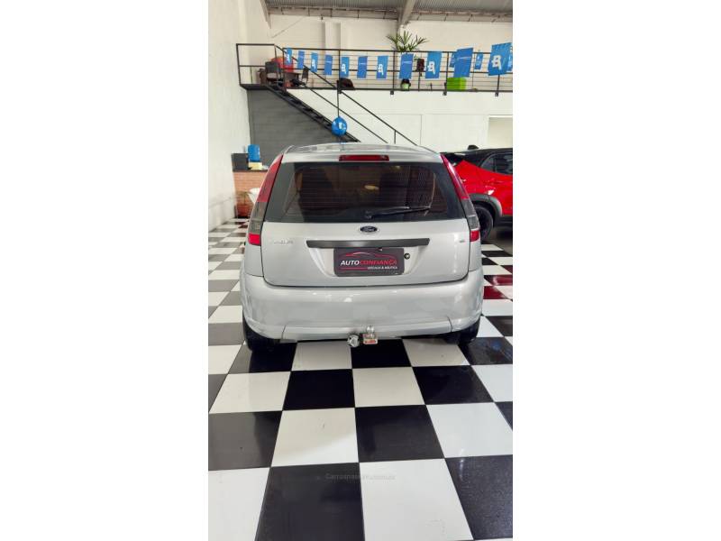 FORD - FIESTA - 2012/2012 - Prata - R$ 34.900,00