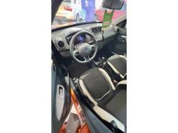 RENAULT - KWID - 2018/2018 - Laranja - R$ 42.900,00