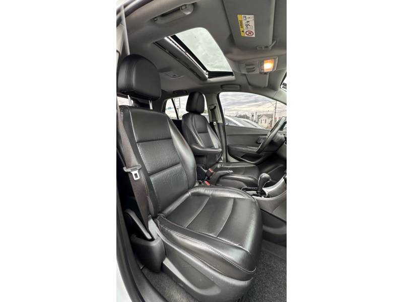 CHEVROLET - TRACKER - 2018/2018 - Branca - R$ 95.900,00