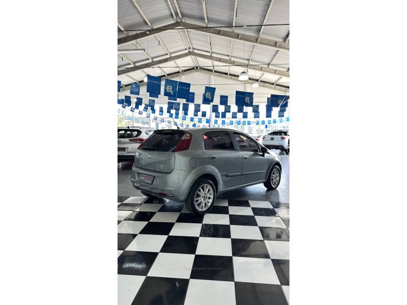 FIAT - PUNTO - 2011/2012 - Cinza - R$ 39.900,00