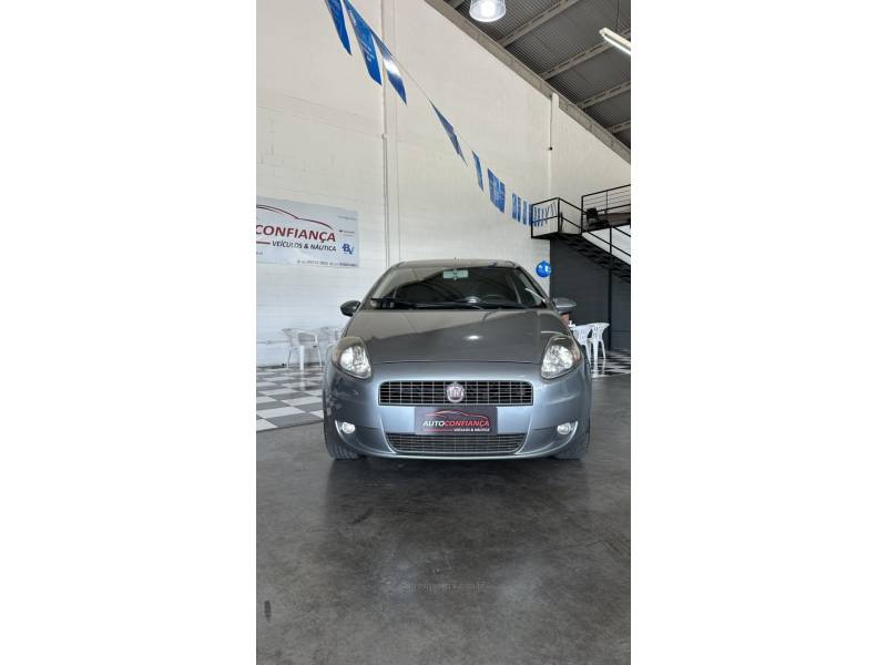 FIAT - PUNTO - 2011/2012 - Cinza - R$ 39.900,00