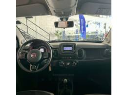 FIAT - MOBI - 2017/2018 - Branca - R$ 44.900,00