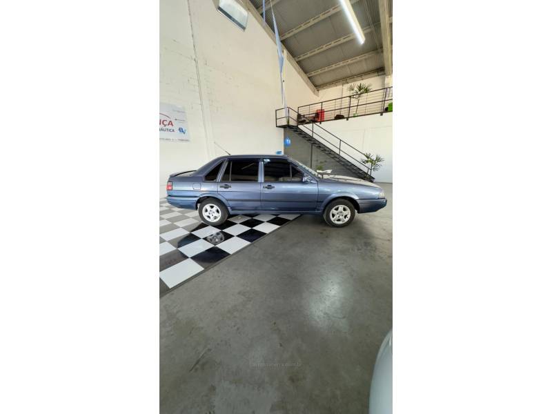 VOLKSWAGEN - SANTANA - 1997/1997 - Azul - R$ 24.900,00