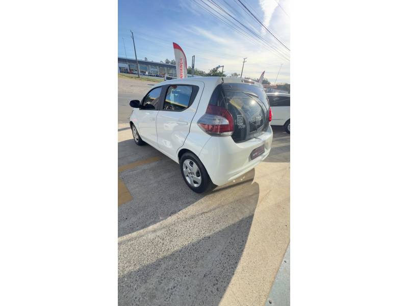 FIAT - MOBI - 2018/2019 - Branca - R$ 34.900,00