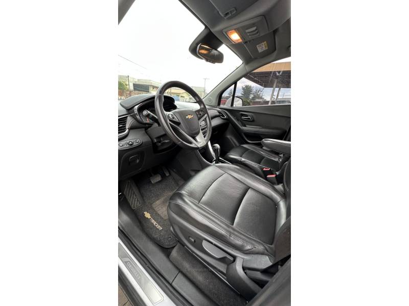 CHEVROLET - TRACKER - 2018/2018 - Branca - R$ 95.900,00