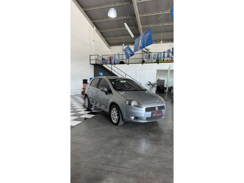 FIAT - PUNTO - 2011/2012 - Cinza - R$ 39.900,00