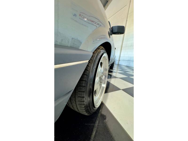 VOLKSWAGEN - GOL - 1993/1993 - Cinza - R$ 47.900,00