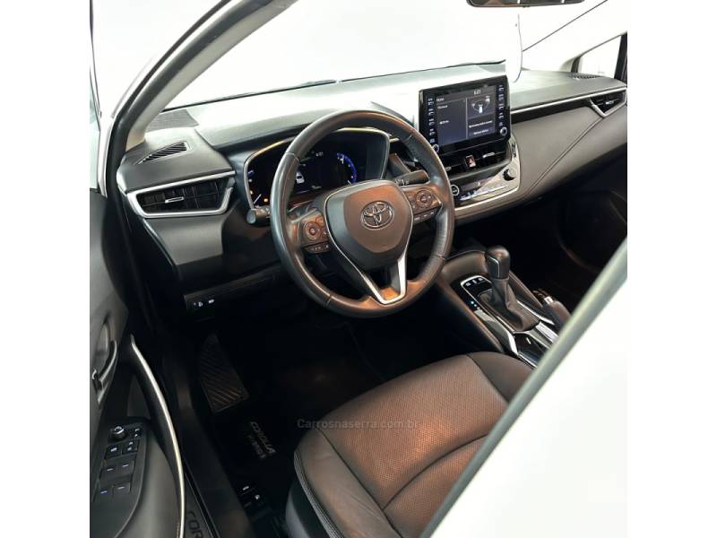 TOYOTA - COROLLA - 2021/2021 - Branca - R$ 134.500,00