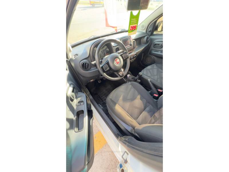 FIAT - MOBI - 2018/2019 - Branca - R$ 34.900,00