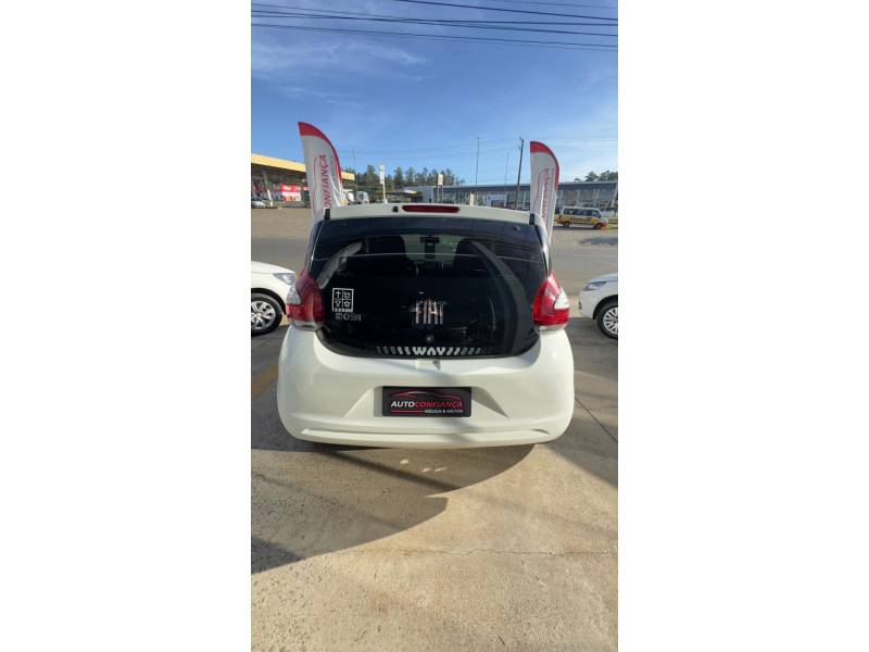 FIAT - MOBI - 2018/2019 - Branca - R$ 34.900,00