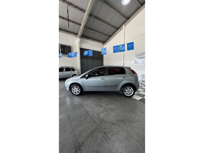 FIAT - PUNTO - 2011/2012 - Cinza - R$ 39.900,00