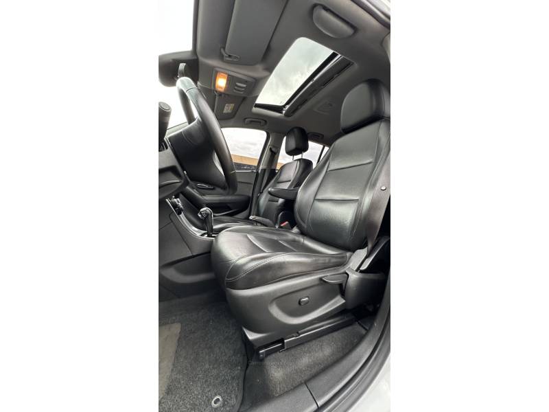 CHEVROLET - TRACKER - 2018/2018 - Branca - R$ 95.900,00