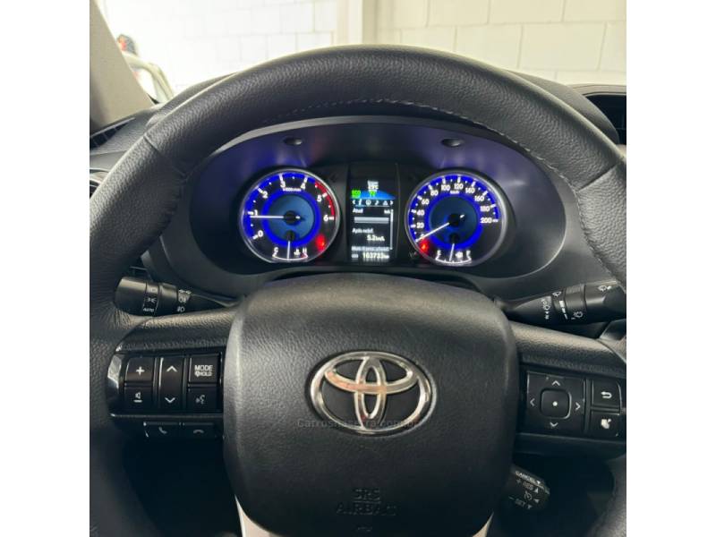 TOYOTA - HILUX - 2018/2018 - Branca - R$ 199.900,00