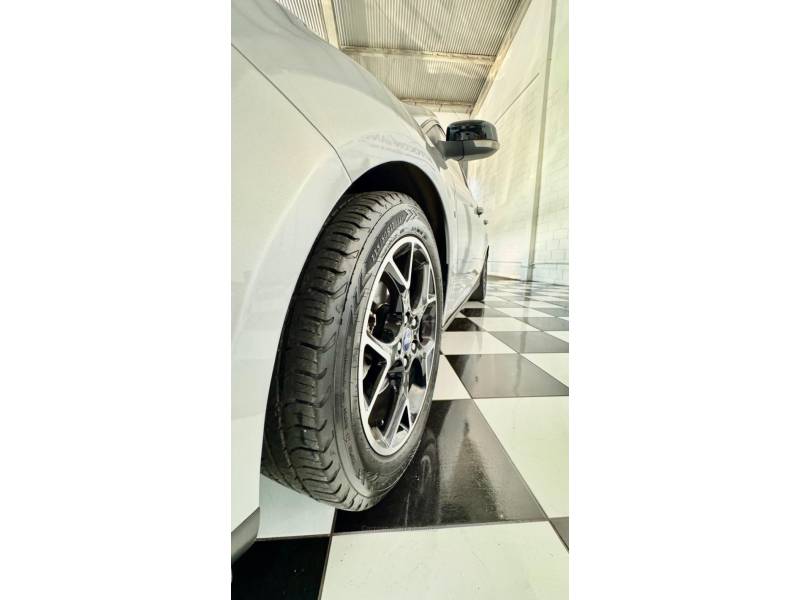 FORD - FOCUS - 2014/2015 - Prata - R$ 59.900,00