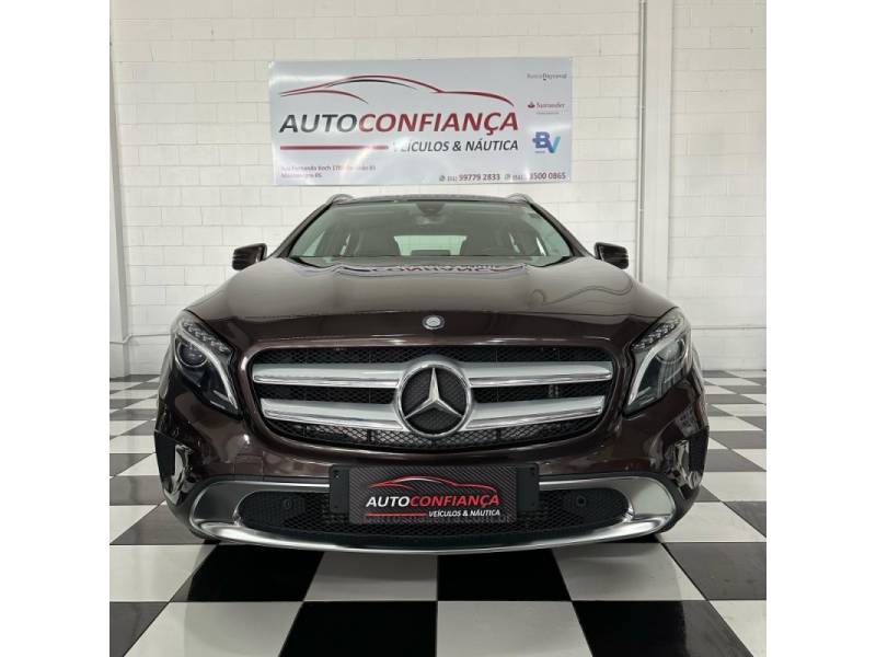 MERCEDES-BENZ - GLA 200 - 2017/2017 - Marrom - R$ 124.900,00