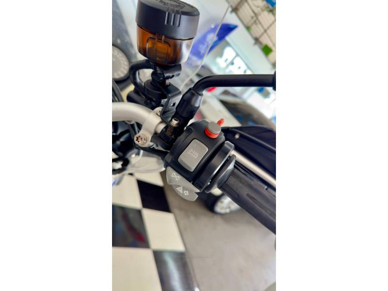 BMW - F 800 - 2012/2012 - Azul - R$ 46.900,00